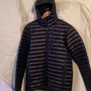 Large Marmot mens puffer jacket